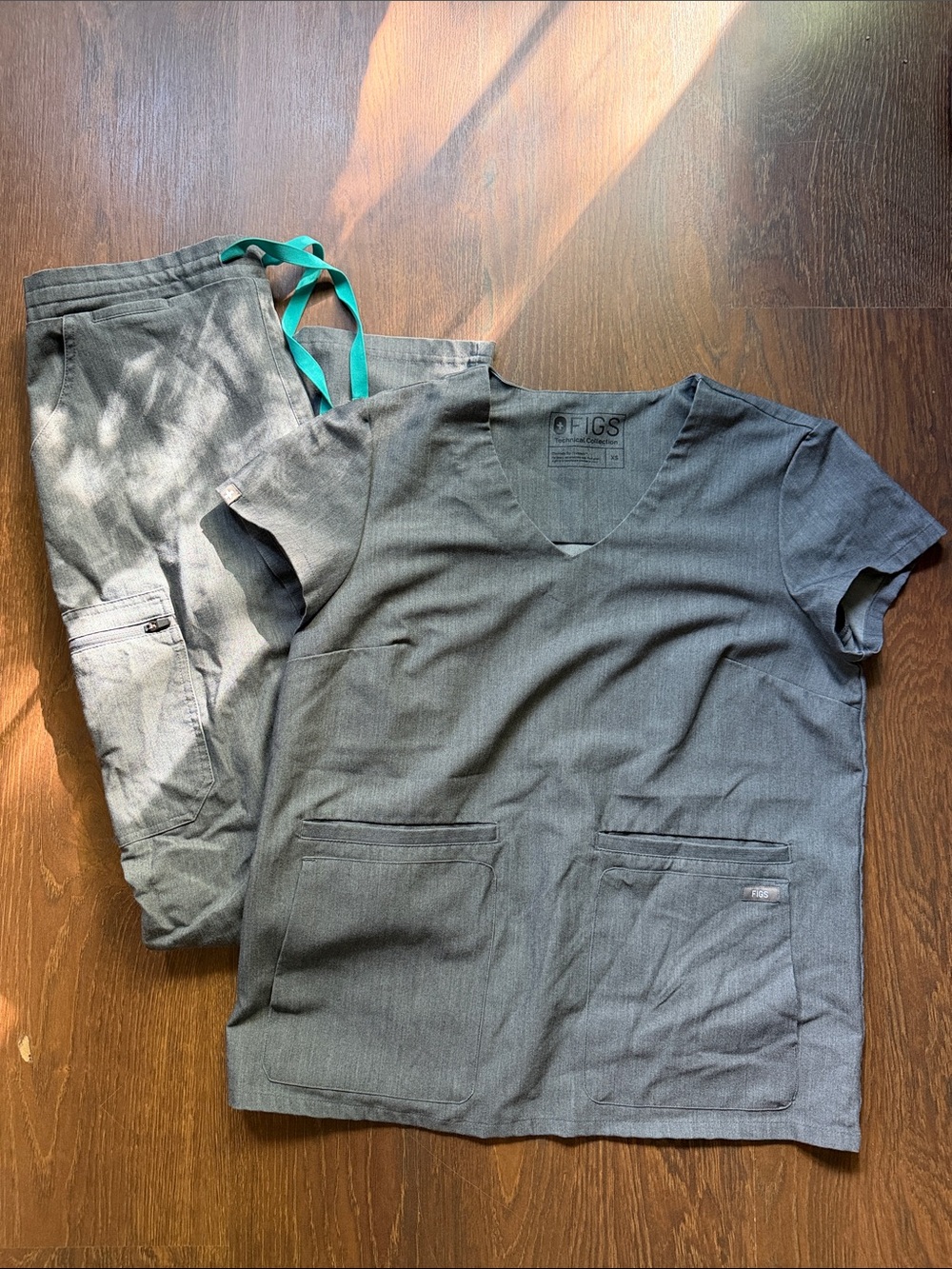 Figs Women's V-Neck Scrub Set in Charcoal with Teal Drawstrings